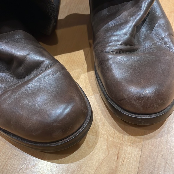 Stuart Weitzman brown leather/textured leather satin lined interior buckle boots - Picture 15 of 16